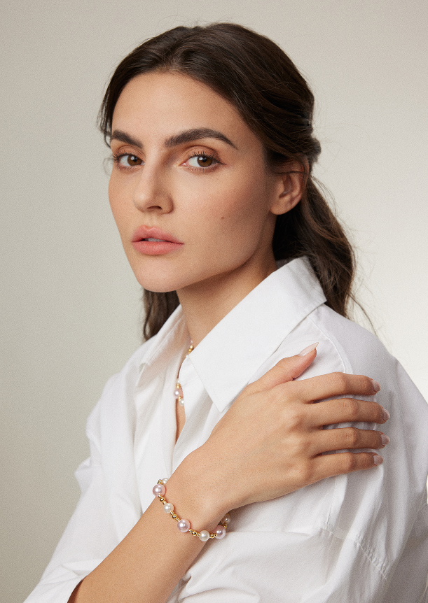 "Moonlight and Rosy Clouds"Pearl bracelet. Romantic and fashionable bracelet