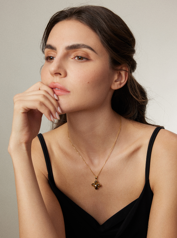 "Amber Song"Tiger's eye stone necklace. French fashion necklace