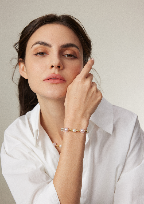 "Moonlight and Rosy Clouds"Pearl bracelet. Romantic and fashionable bracelet
