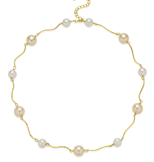 "Perfection"Pearl necklaces, sweet and fashionable necklaces.