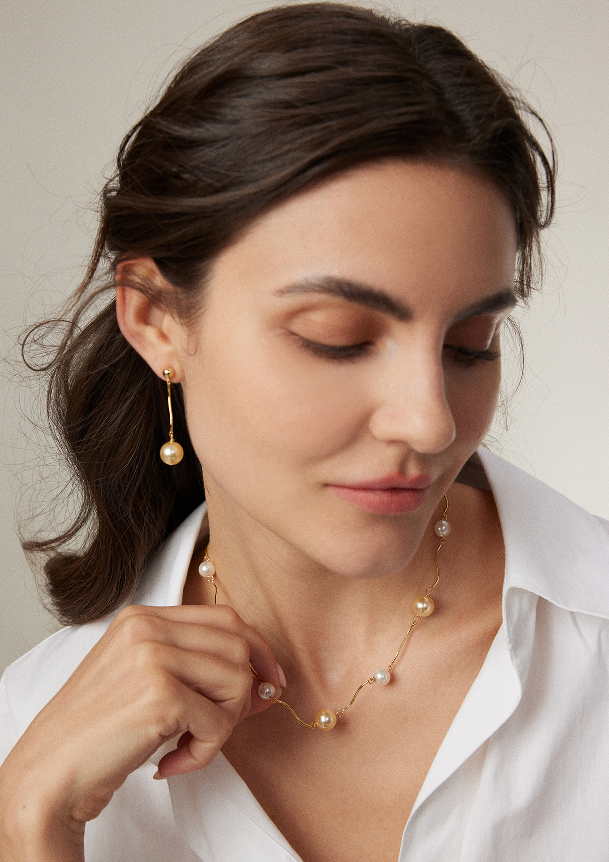"Perfection"Pearl necklaces, sweet and fashionable necklaces.