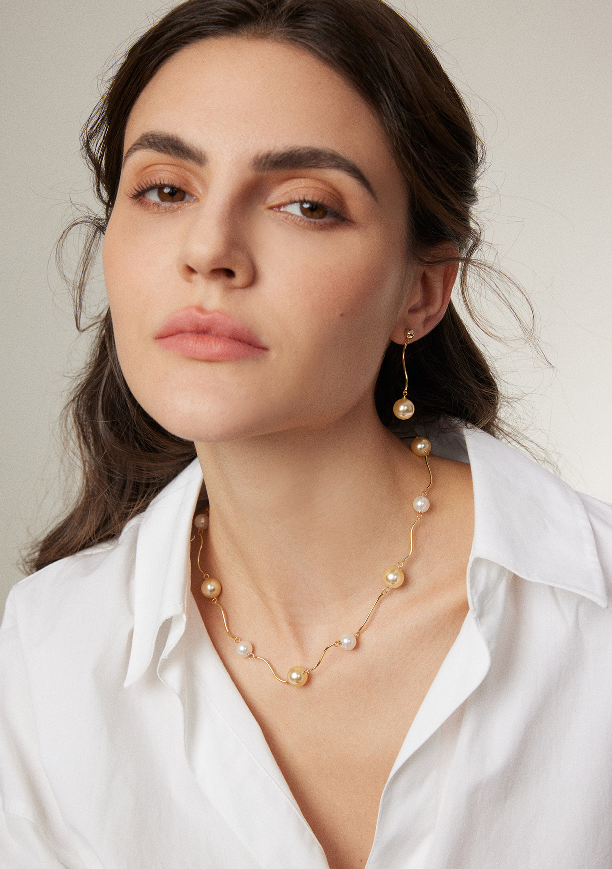 "Perfection"Pearl necklaces, sweet and fashionable necklaces.