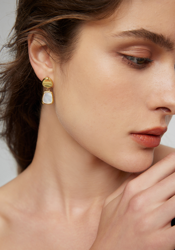 "Radiant"Textured earrings, fashionable and versatile earrings.