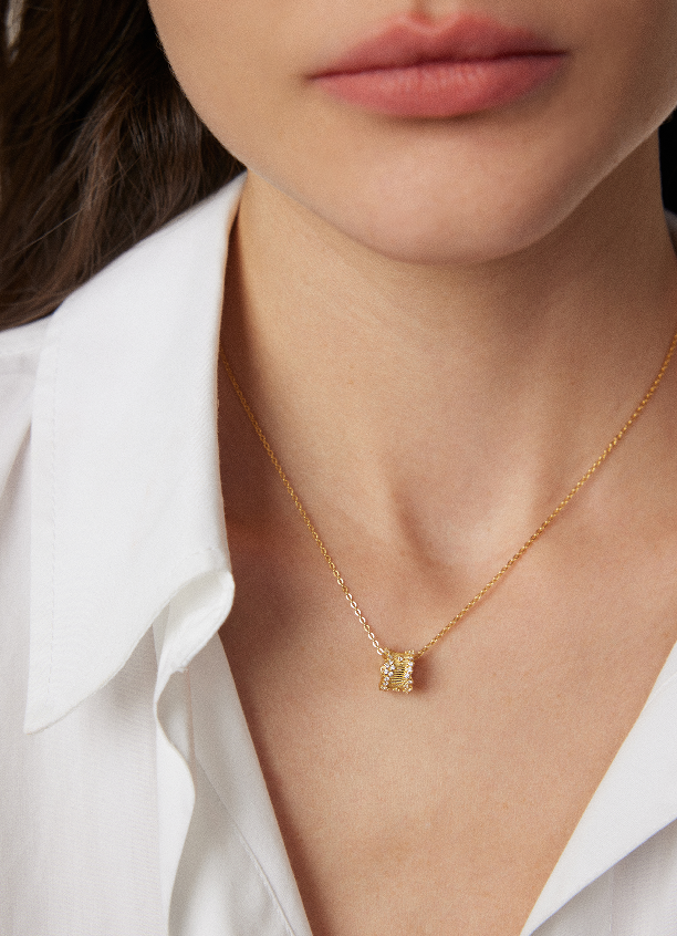 "Reincarnation"Simple, fashionable and exquisite necklaces.