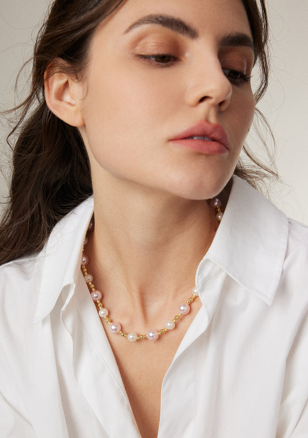 "Brilliant"Pearl necklace. Fashionable and sweet necklace.