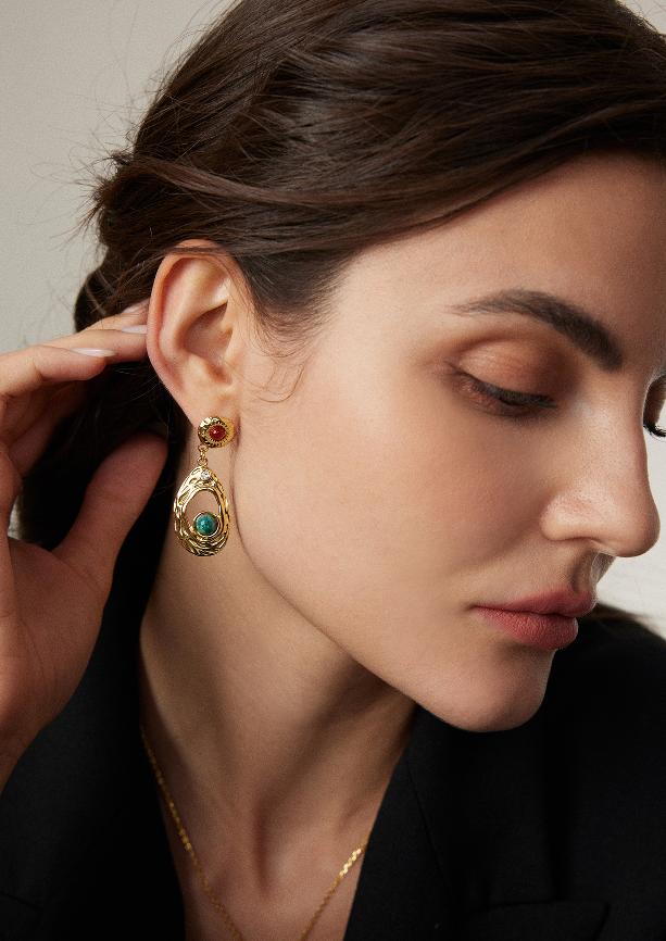 "Time of Youth"Light luxury earrings made of red and green precious stones. Designer-style, niche and vintage earrings.