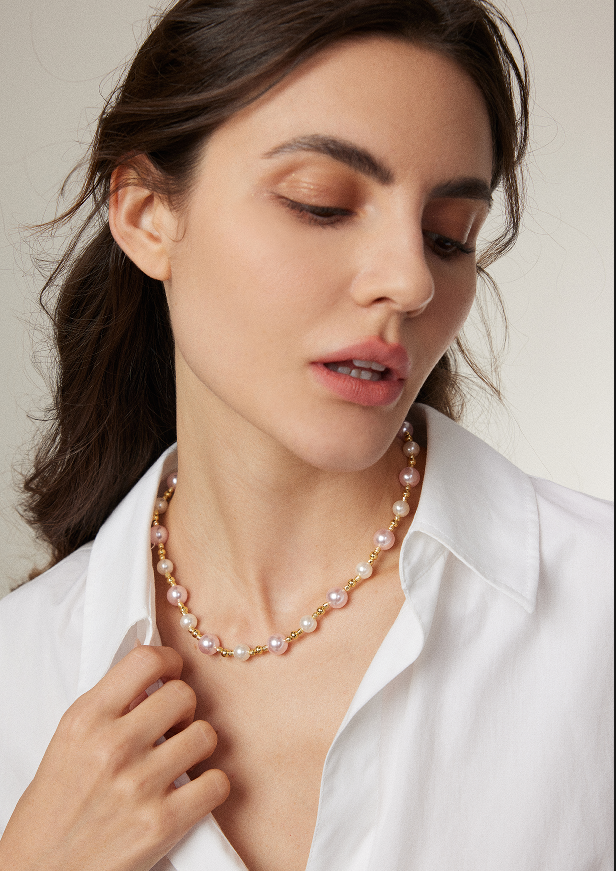 "Brilliant"Pearl necklace. Fashionable and sweet necklace.