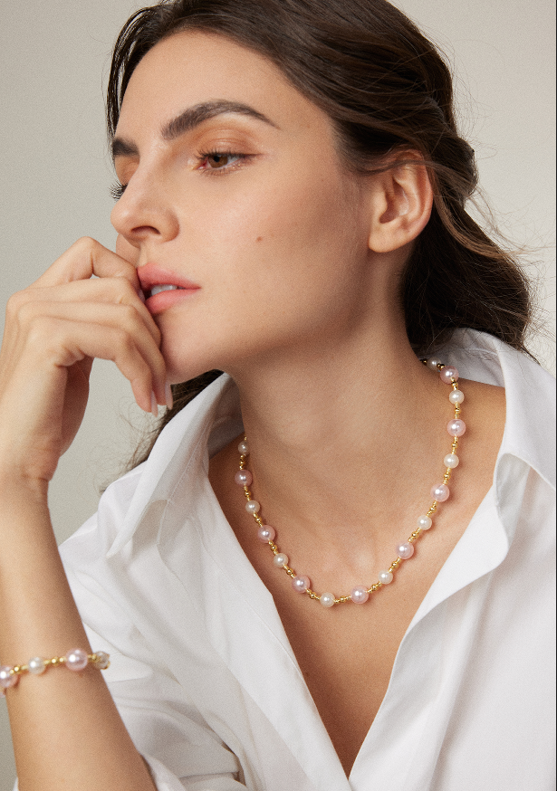 "Brilliant"Pearl necklace. Fashionable and sweet necklace.
